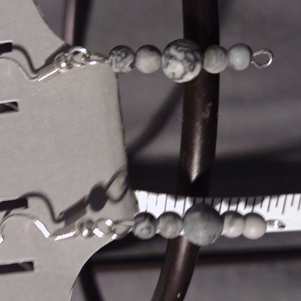 Beaded earrings - Picture 2 of 3